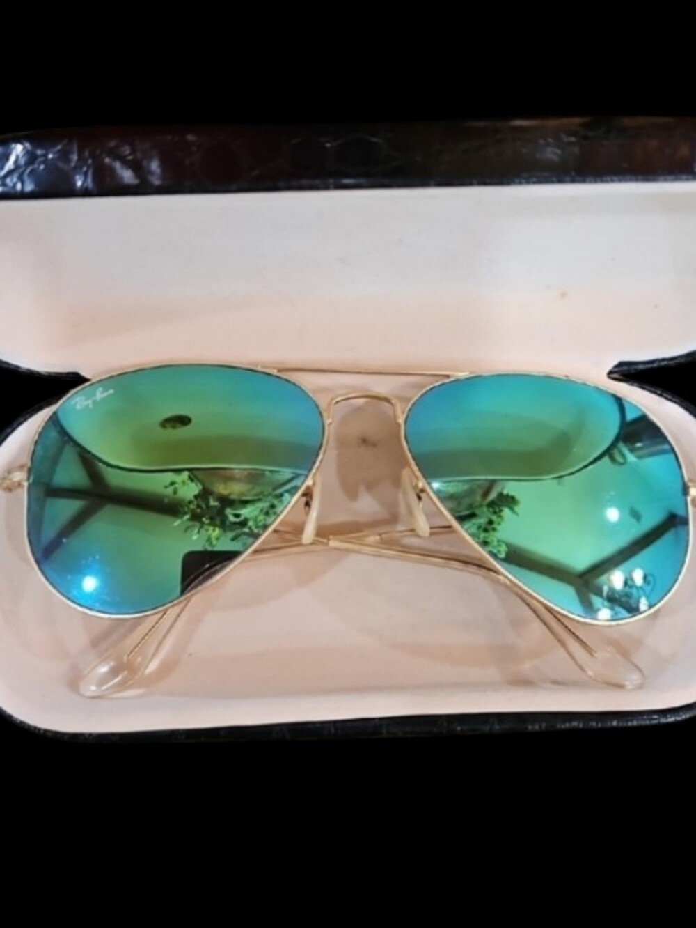 Ray-Ban Gold Frame Aviator‎ Sunglasses with Blue-Green Mirrored Lenses Vintage